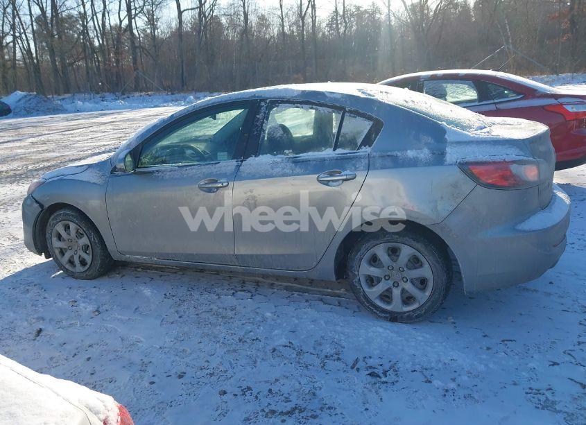 Photo 14 of 2012 Mazda Mazda3 I SPORT (VIN JM1BL1UG3C1582493)