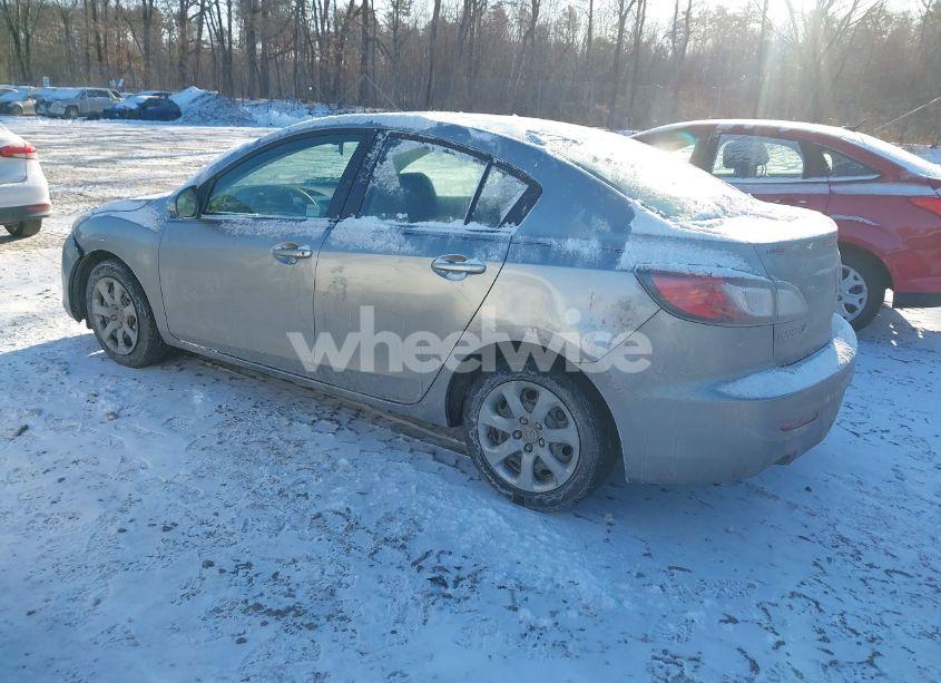 Photo 3 of 2012 Mazda Mazda3 I SPORT (VIN JM1BL1UG3C1582493)
