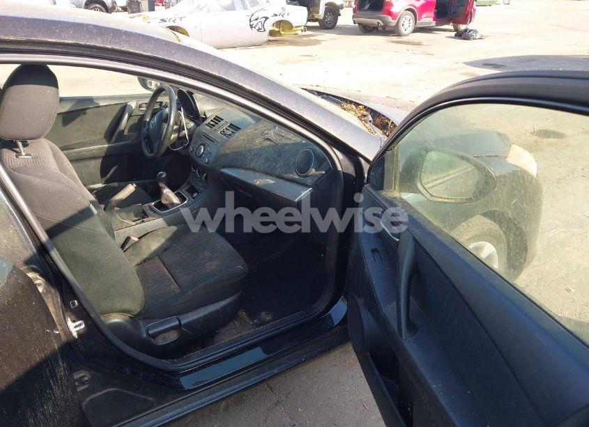 Photo 5 of 2012 Mazda Mazda3 I SPORT (VIN JM1BL1UG4C1508659)