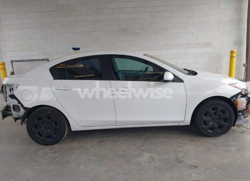 Photo 14 of 2012 Mazda Mazda3 I SPORT (VIN JM1BL1UG4C1548837)