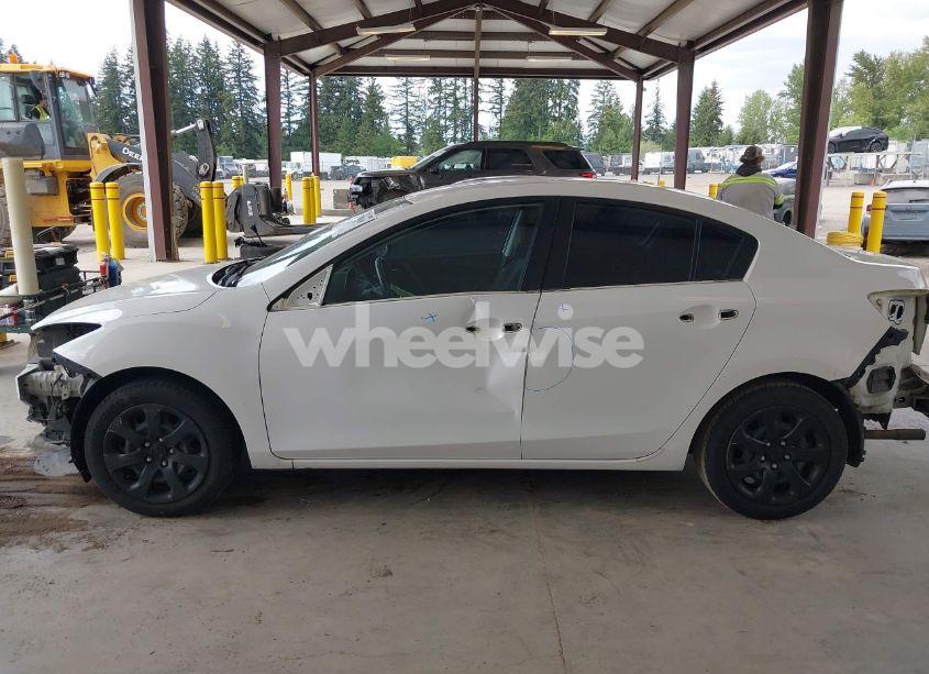 Photo 15 of 2012 Mazda Mazda3 I SPORT (VIN JM1BL1UG4C1548837)