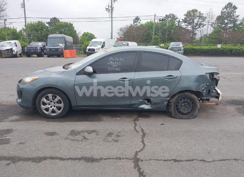 Photo 13 of 2012 Mazda Mazda3 I SPORT (VIN JM1BL1UG4C1596225)