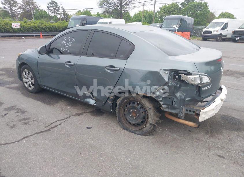 Photo 3 of 2012 Mazda Mazda3 I SPORT (VIN JM1BL1UG4C1596225)