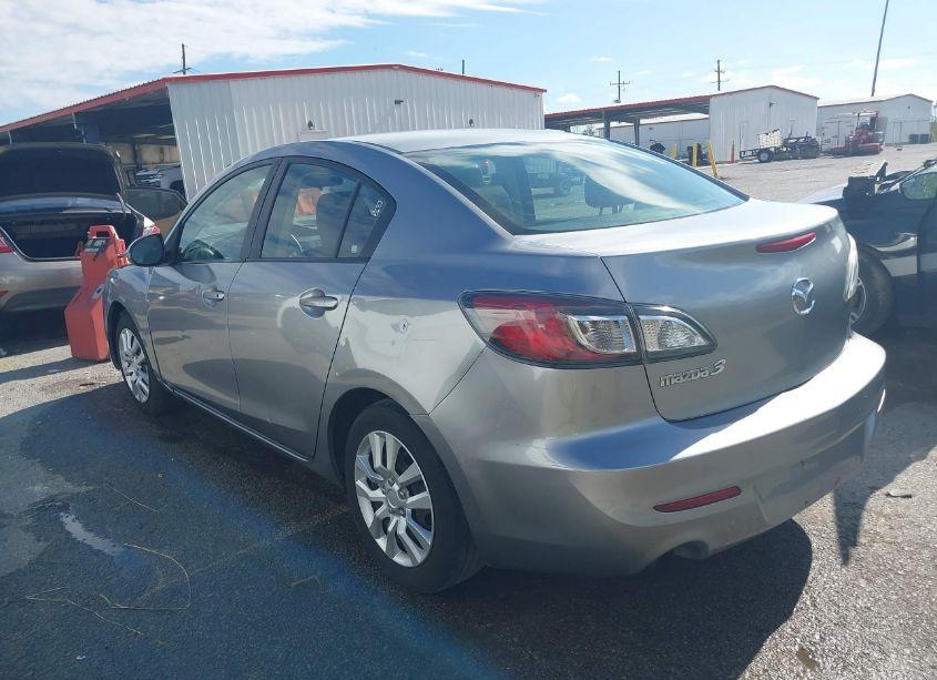 Photo 3 of 2012 Mazda Mazda3 I SPORT (VIN JM1BL1UG4C1600046)