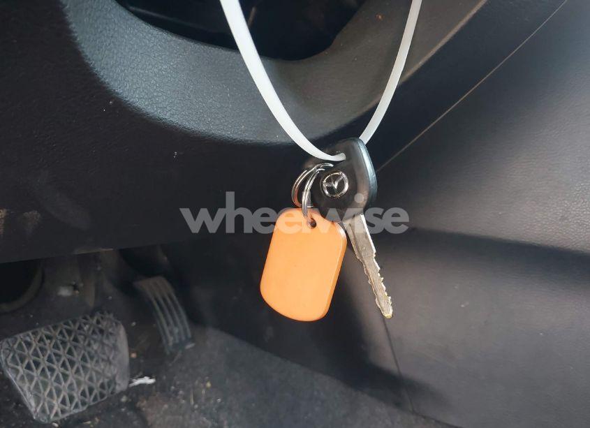 Photo 11 of 2011 Mazda Mazda3 I SPORT (VIN JM1BL1UG5B1387302)