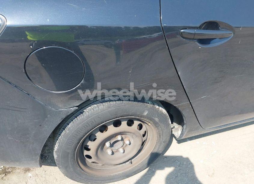 Photo 15 of 2011 Mazda Mazda3 I SPORT (VIN JM1BL1UG5B1387302)