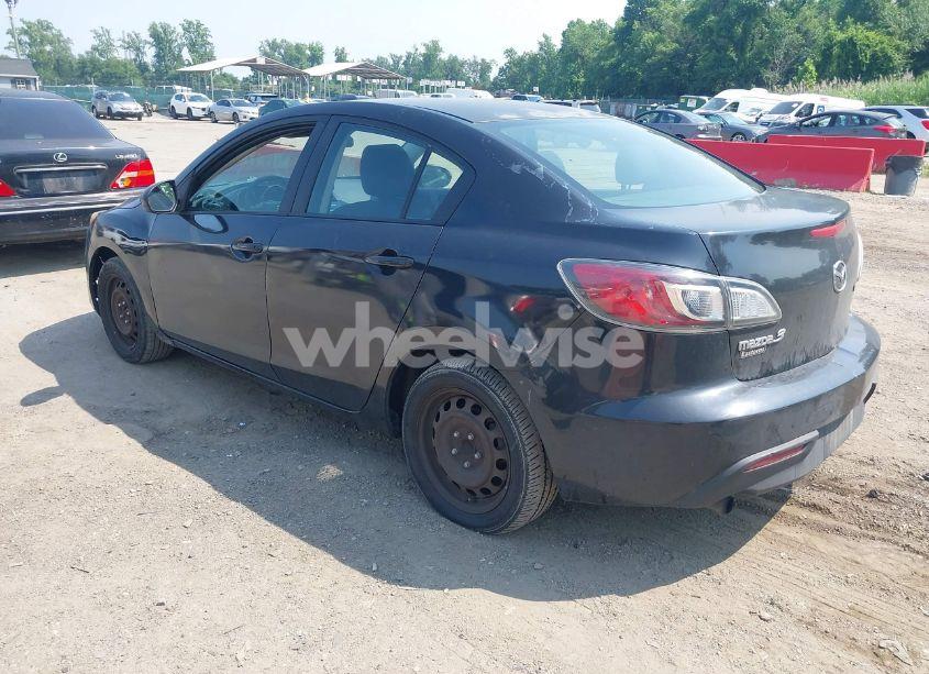 Photo 3 of 2011 Mazda Mazda3 I SPORT (VIN JM1BL1UG5B1387302)