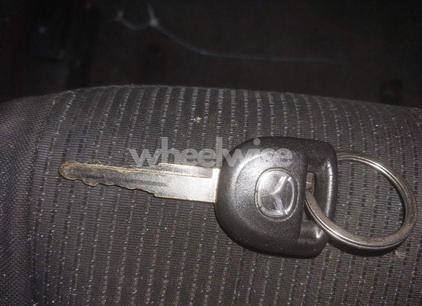 Photo 11 of 2011 Mazda Mazda3 I SPORT (VIN JM1BL1UG5B1432187)