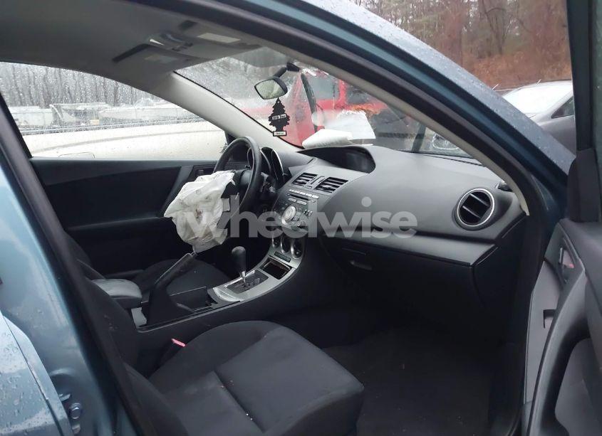 Photo 5 of 2011 Mazda Mazda3 I SPORT (VIN JM1BL1UG5B1432187)