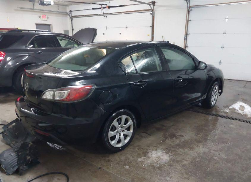Photo 4 of 2011 Mazda Mazda3 I SPORT (VIN JM1BL1UG5B1463911)