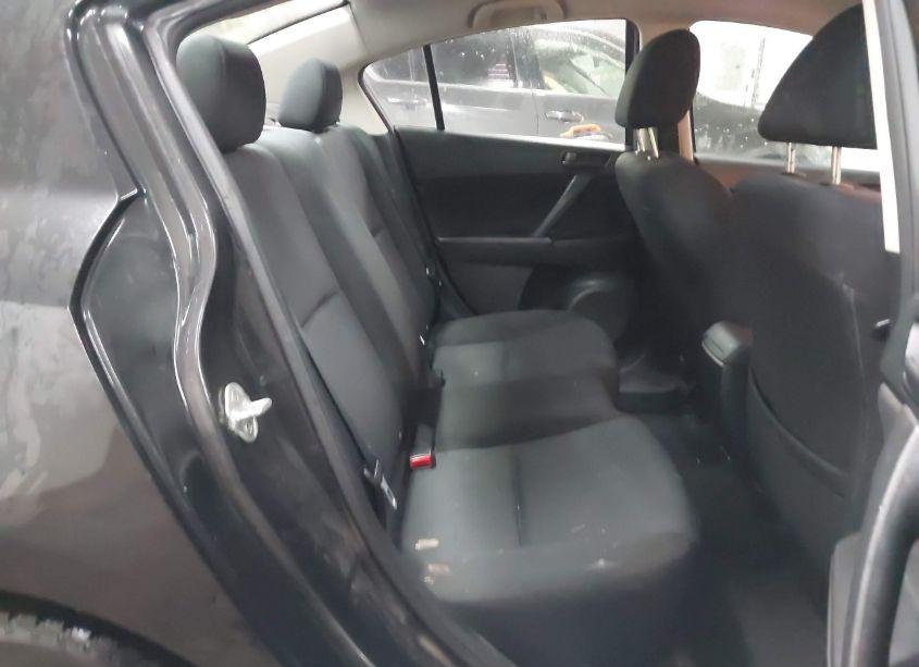 Photo 8 of 2011 Mazda Mazda3 I SPORT (VIN JM1BL1UG5B1463911)