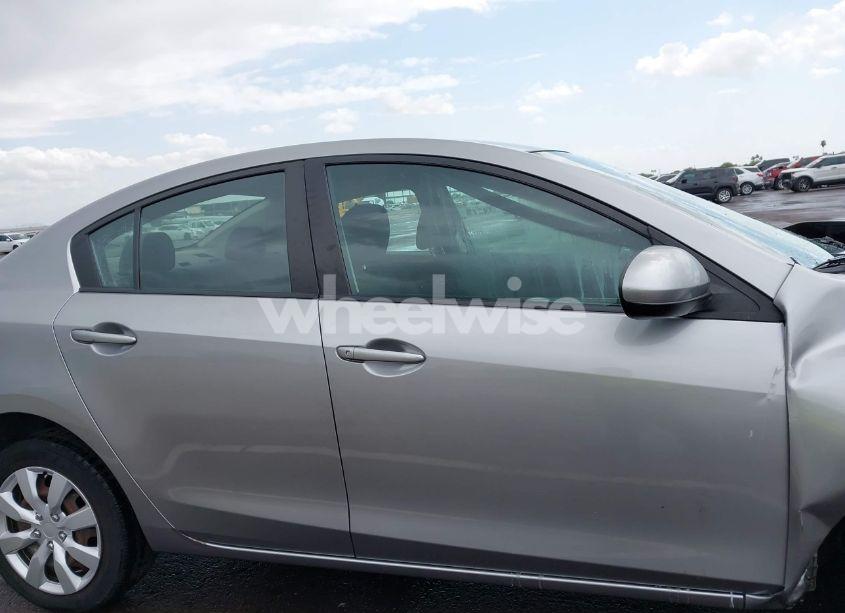 Photo 14 of 2011 Mazda Mazda3 I SPORT (VIN JM1BL1UG5B1464010)