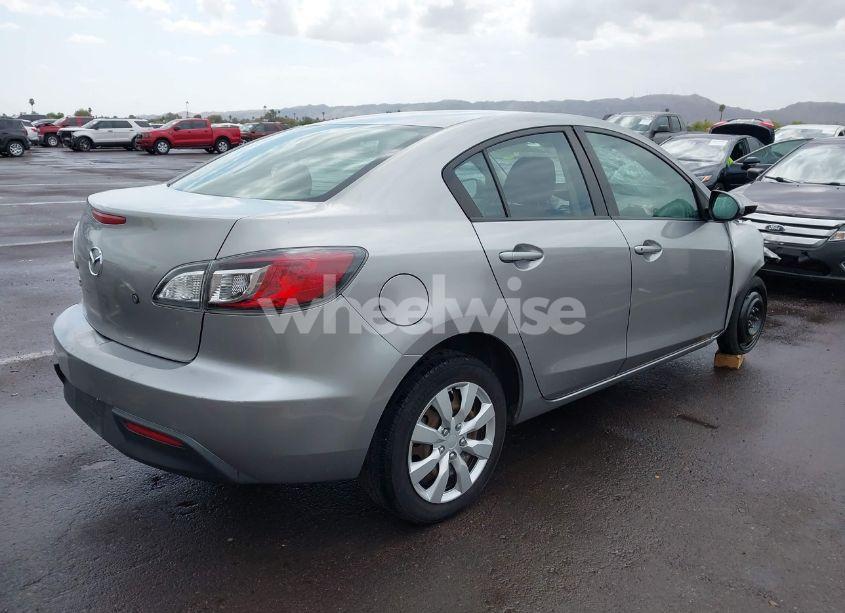 Photo 4 of 2011 Mazda Mazda3 I SPORT (VIN JM1BL1UG5B1464010)