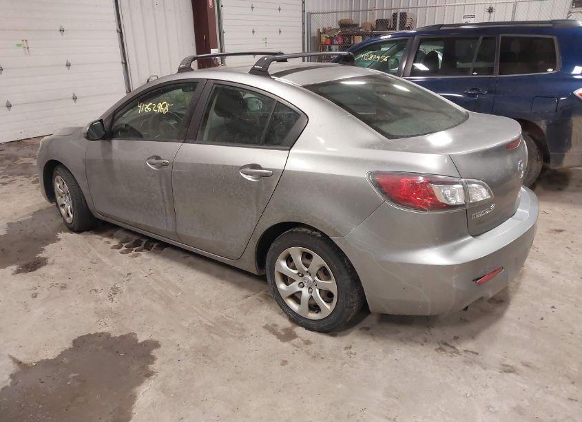 Photo 3 of 2012 Mazda Mazda3 I SPORT (VIN JM1BL1UG5C1510632)