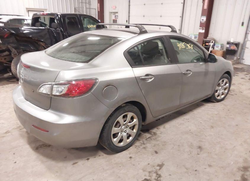 Photo 4 of 2012 Mazda Mazda3 I SPORT (VIN JM1BL1UG5C1510632)