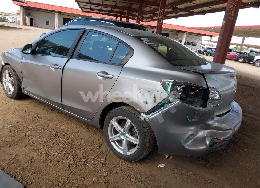 Photo 3 of 2011 Mazda Mazda3 I SPORT (VIN JM1BL1UG6B1394792)