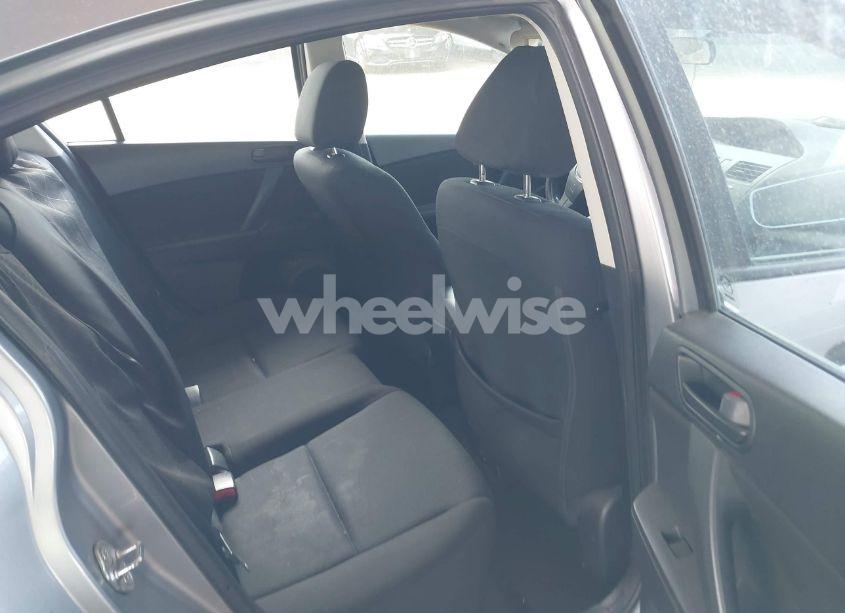 Photo 8 of 2011 Mazda Mazda3 I SPORT (VIN JM1BL1UG6B1394792)