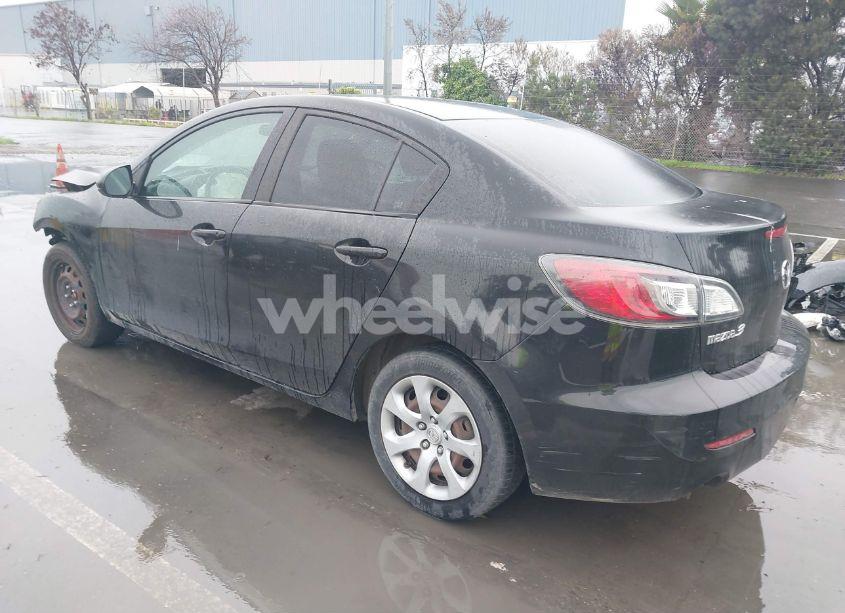 Photo 3 of 2012 Mazda Mazda3 I SPORT (VIN JM1BL1UG6C1548502)