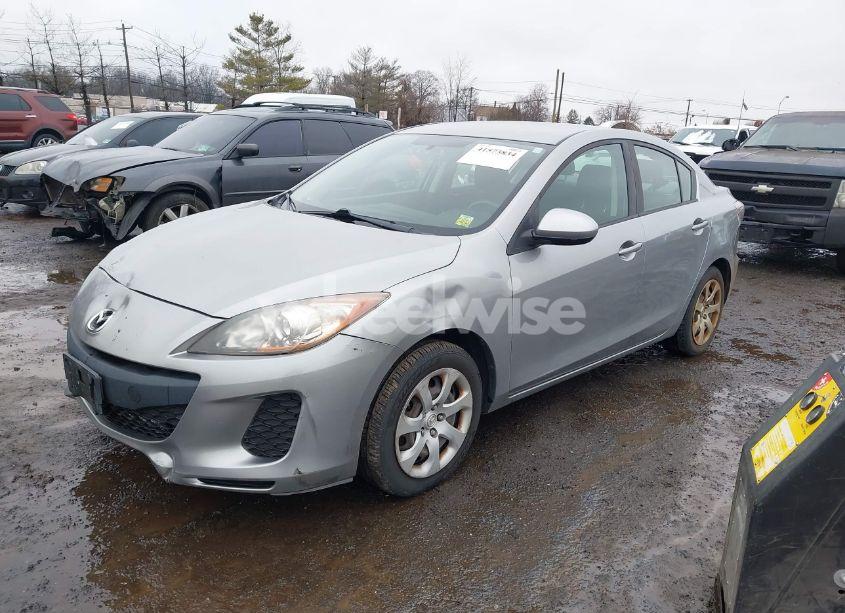 Photo 2 of 2012 Mazda Mazda3 I SPORT (VIN JM1BL1UG6C1566918)
