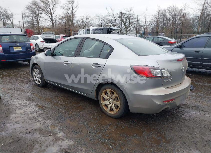 Photo 3 of 2012 Mazda Mazda3 I SPORT (VIN JM1BL1UG6C1566918)