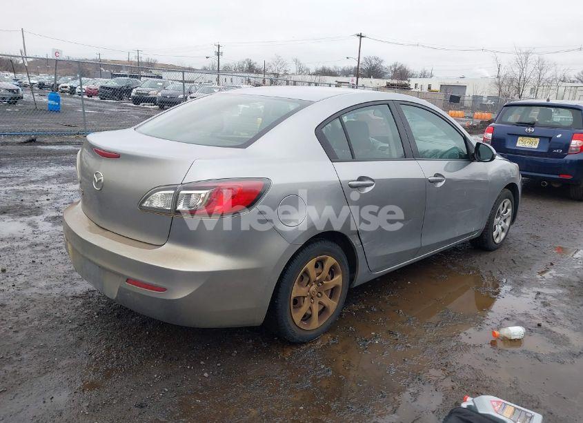 Photo 4 of 2012 Mazda Mazda3 I SPORT (VIN JM1BL1UG6C1566918)