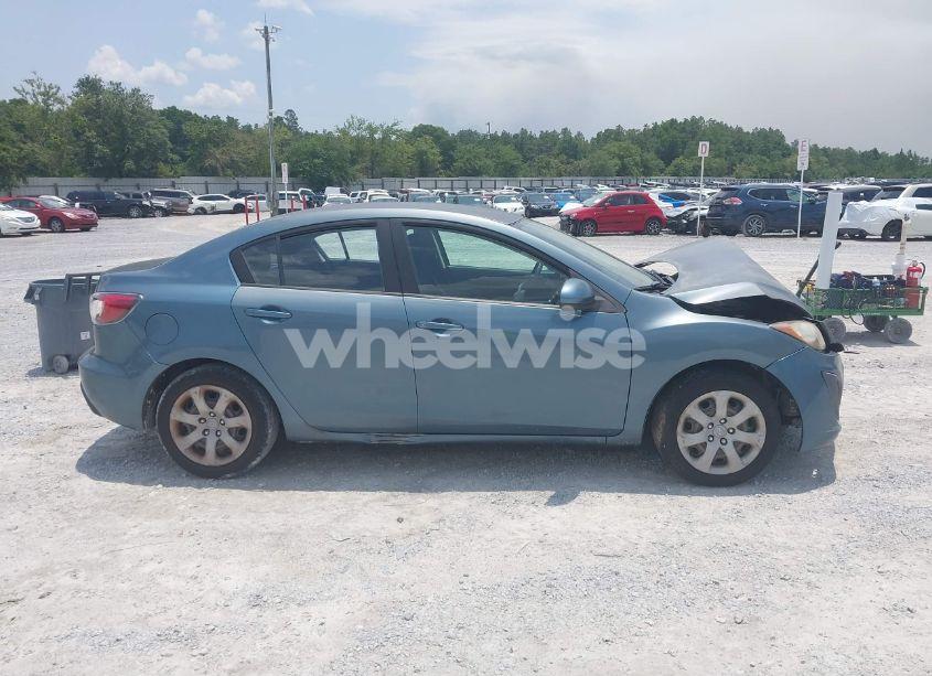 Photo 13 of 2011 Mazda Mazda3 I SPORT (VIN JM1BL1UG7B1385678)