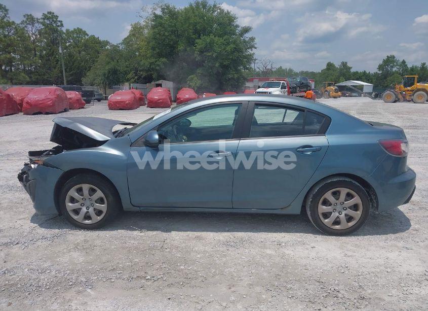 Photo 14 of 2011 Mazda Mazda3 I SPORT (VIN JM1BL1UG7B1385678)