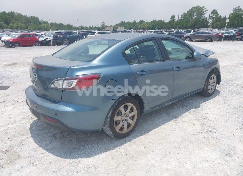 Photo 4 of 2011 Mazda Mazda3 I SPORT (VIN JM1BL1UG7B1385678)