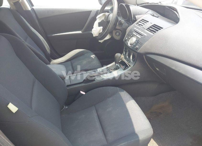 Photo 5 of 2011 Mazda Mazda3 I SPORT (VIN JM1BL1UG7B1385678)