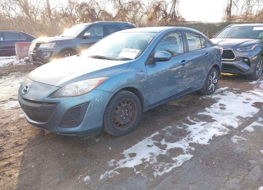 Photo 2 of 2011 Mazda Mazda3 I SPORT (VIN JM1BL1UG8B1463725)