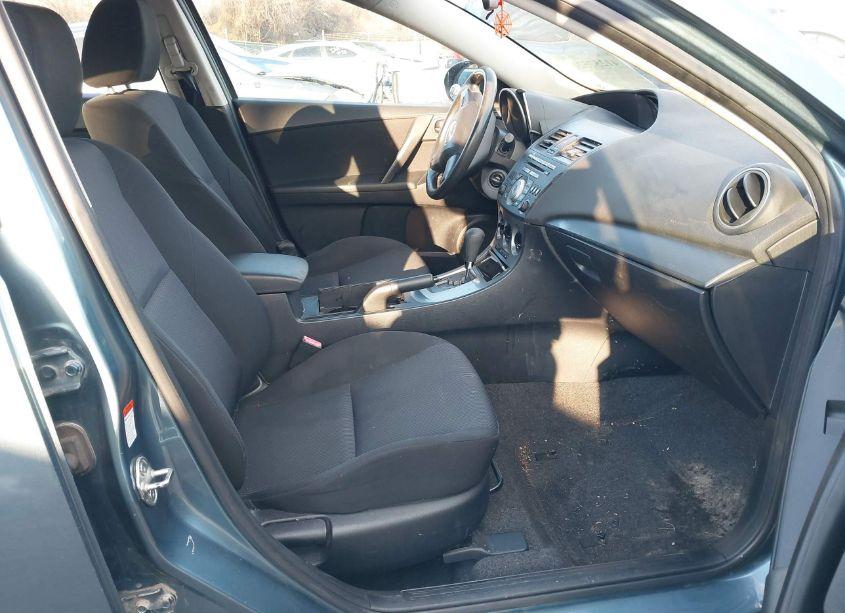 Photo 5 of 2011 Mazda Mazda3 I SPORT (VIN JM1BL1UG8B1463725)