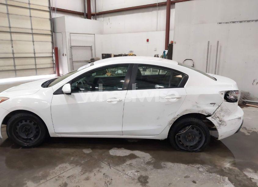 Photo 14 of 2011 Mazda Mazda3 I SPORT (VIN JM1BL1UG8B1497003)