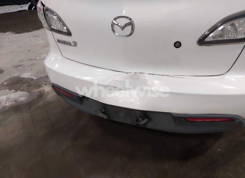 Photo 17 of 2011 Mazda Mazda3 I SPORT (VIN JM1BL1UG8B1497003)