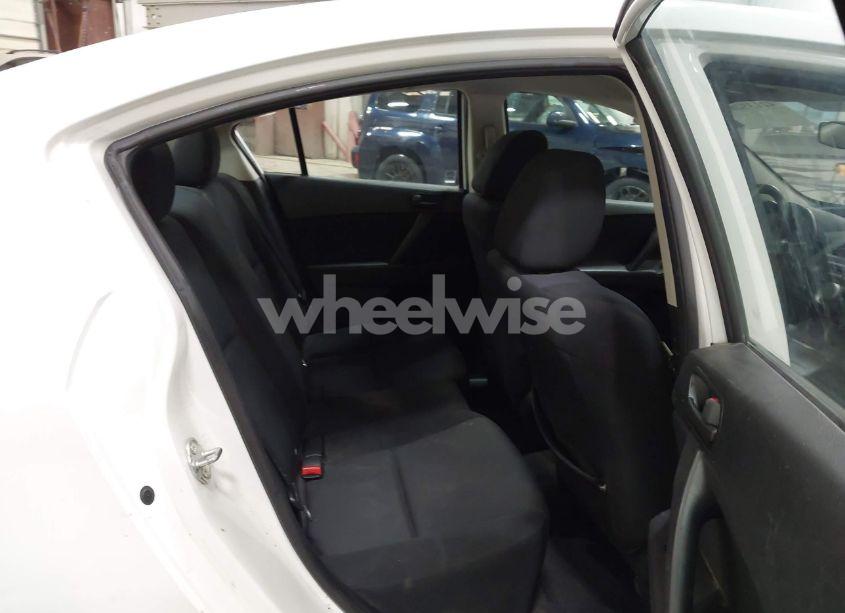 Photo 8 of 2011 Mazda Mazda3 I SPORT (VIN JM1BL1UG8B1497003)