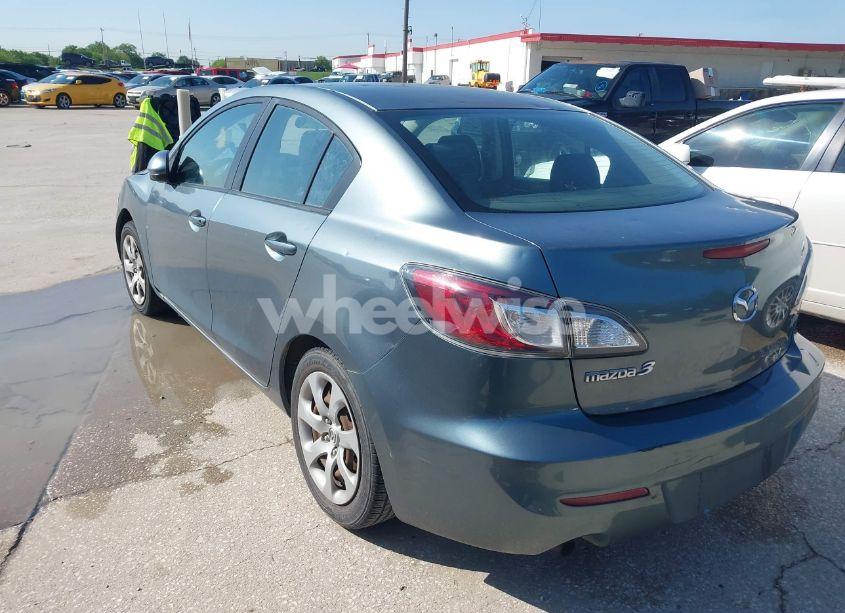 Photo 3 of 2012 Mazda Mazda3 I SPORT (VIN JM1BL1UG8C1596292)