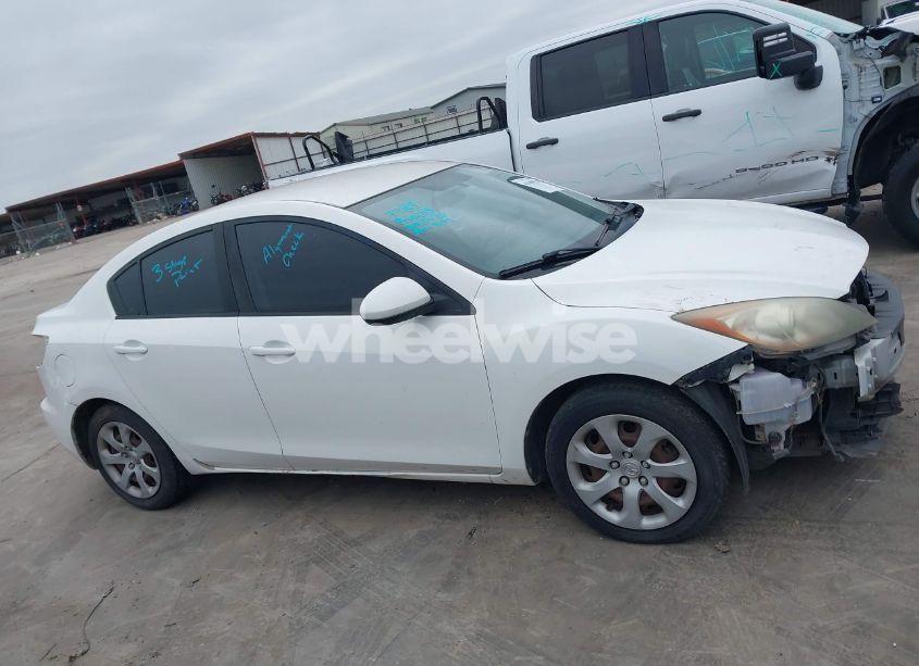 Photo 14 of 2012 Mazda Mazda3 I SPORT (VIN JM1BL1UG8C1597975)