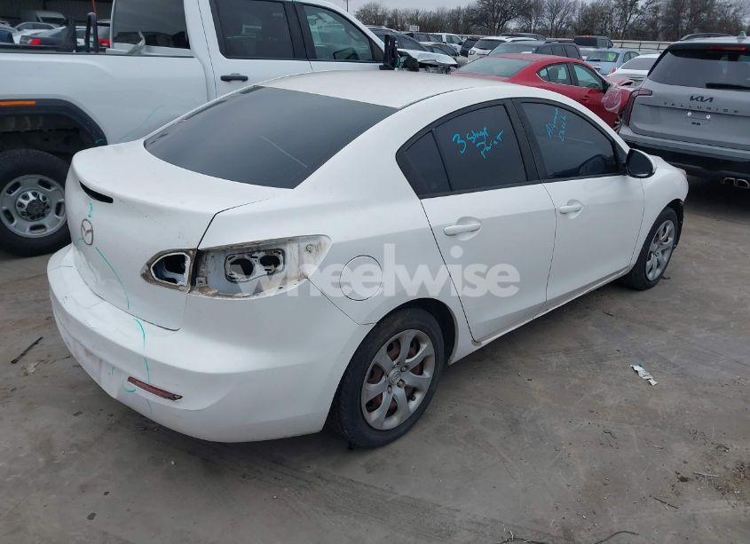 Photo 4 of 2012 Mazda Mazda3 I SPORT (VIN JM1BL1UG8C1597975)