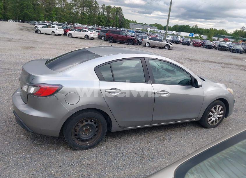 Photo 13 of 2011 Mazda Mazda3 I SPORT (VIN JM1BL1UG9B1440342)