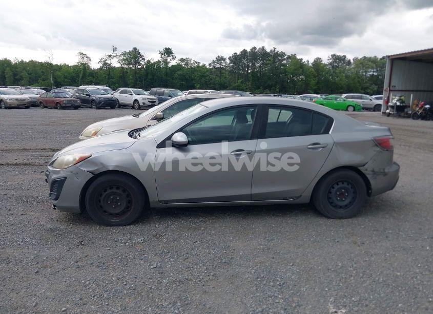 Photo 14 of 2011 Mazda Mazda3 I SPORT (VIN JM1BL1UG9B1440342)