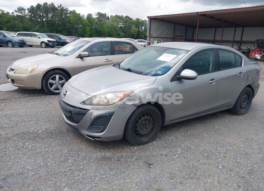 Photo 2 of 2011 Mazda Mazda3 I SPORT (VIN JM1BL1UG9B1440342)