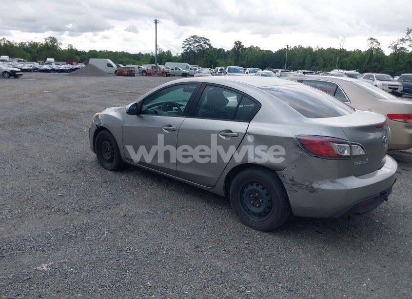 Photo 3 of 2011 Mazda Mazda3 I SPORT (VIN JM1BL1UG9B1440342)