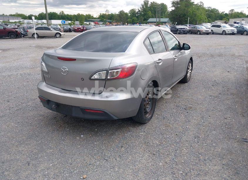 Photo 4 of 2011 Mazda Mazda3 I SPORT (VIN JM1BL1UG9B1440342)