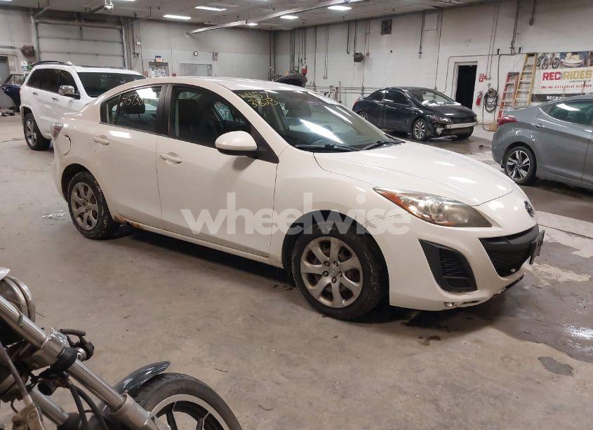 2011 Mazda Mazda3 I SPORT (VIN JM1BL1UG9B1901393) main photo