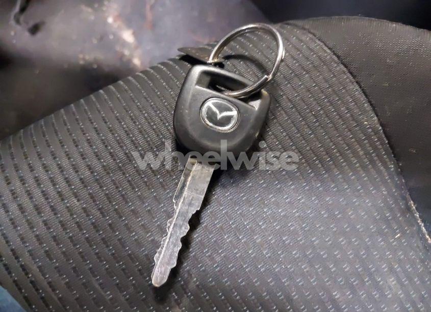 Photo 11 of 2011 Mazda Mazda3 I SPORT (VIN JM1BL1UG9B1901393)