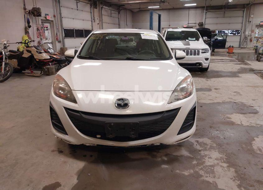 Photo 13 of 2011 Mazda Mazda3 I SPORT (VIN JM1BL1UG9B1901393)