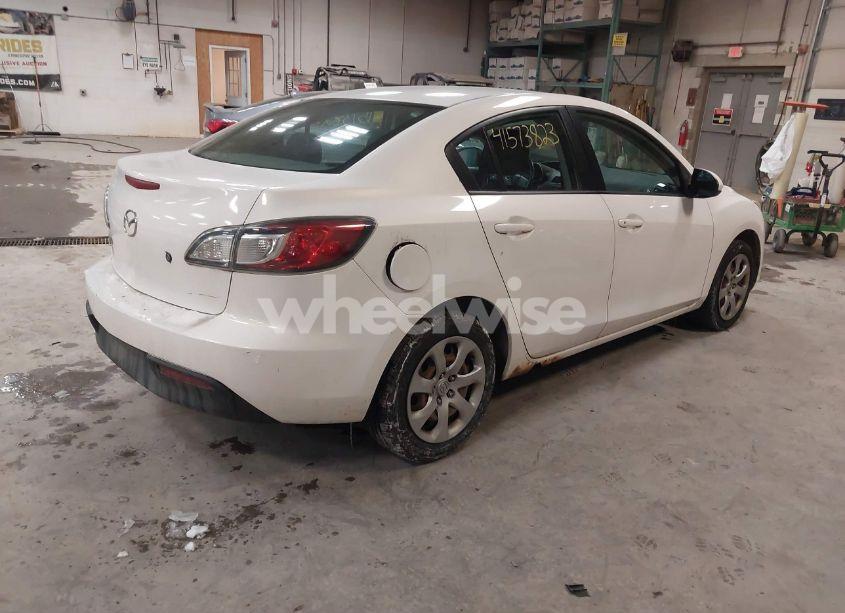 Photo 4 of 2011 Mazda Mazda3 I SPORT (VIN JM1BL1UG9B1901393)