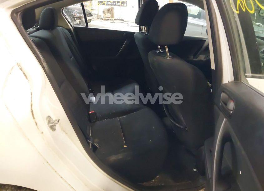 Photo 8 of 2011 Mazda Mazda3 I SPORT (VIN JM1BL1UG9B1901393)