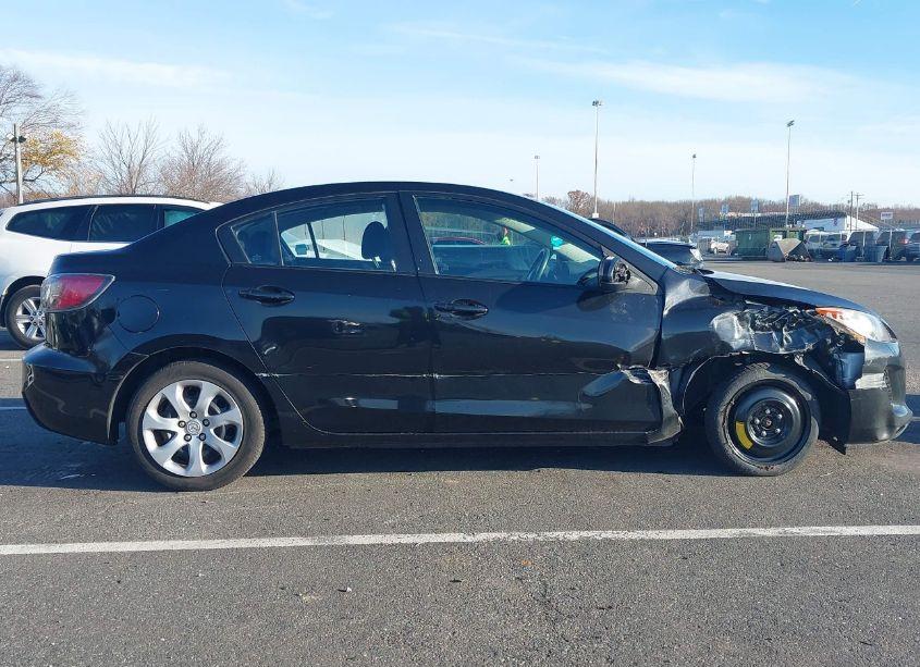 Photo 13 of 2012 Mazda Mazda3 I SPORT (VIN JM1BL1UG9C1554469)