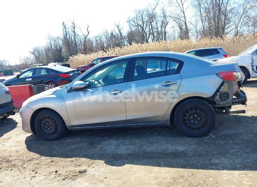 Photo 15 of 2012 Mazda Mazda3 I SPORT (VIN JM1BL1UG9C1586337)