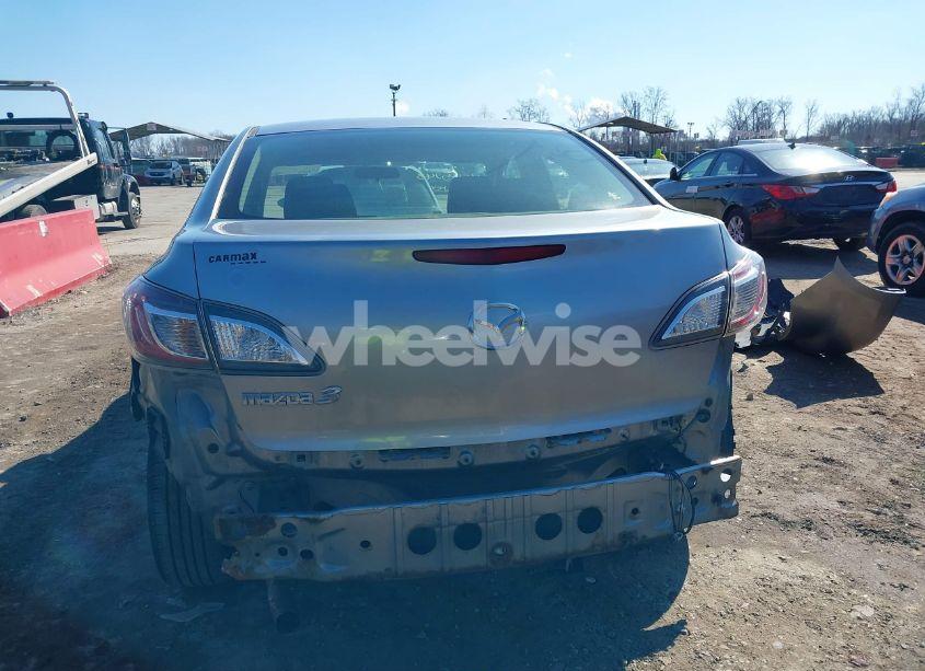 Photo 17 of 2012 Mazda Mazda3 I SPORT (VIN JM1BL1UG9C1586337)